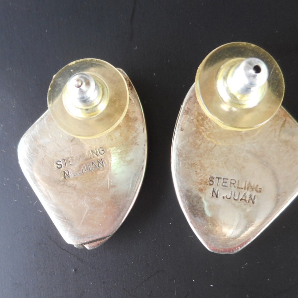 Pink Mussel Shell, Mother of Pearl Stud Earrings - Picture 3 of 5